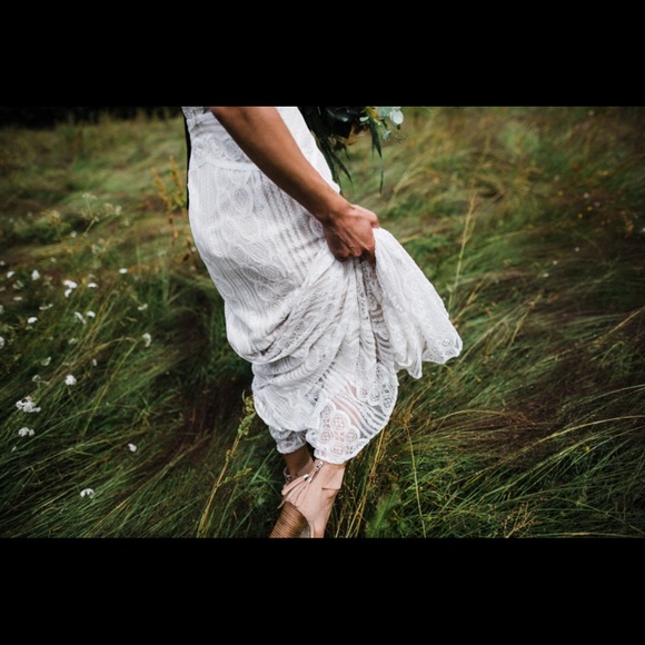 Wedding Dress - Picture 6 of 8